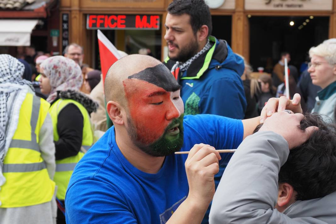 Londra ve Saraybosna'da İsrail protestosu! Binlerce kişi sokaklara döküldü - Resim: 44